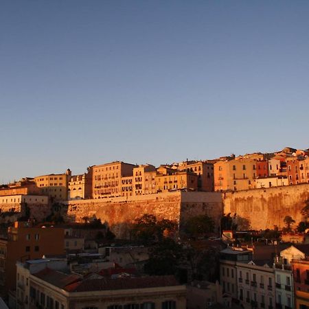 Vista Suites - Piazza Yenne カリアリ エクステリア 写真